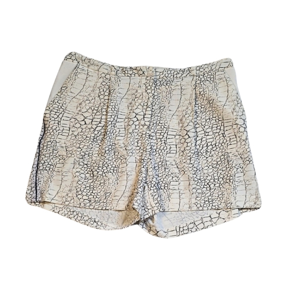 Philosophy Stylish Cream Snake Patterned Women's Shorts